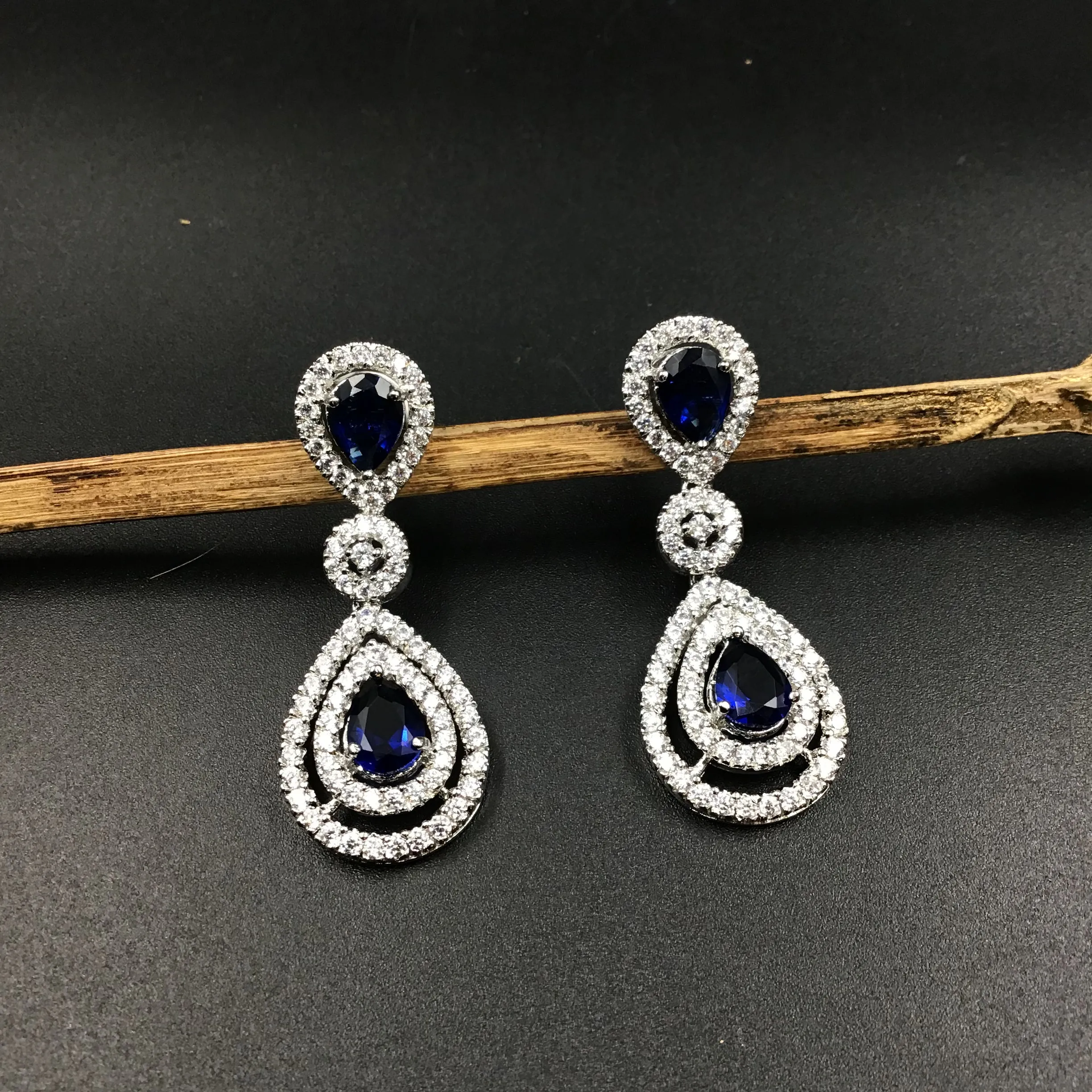 Light Earring Zircon/AD Earring 6051-08
