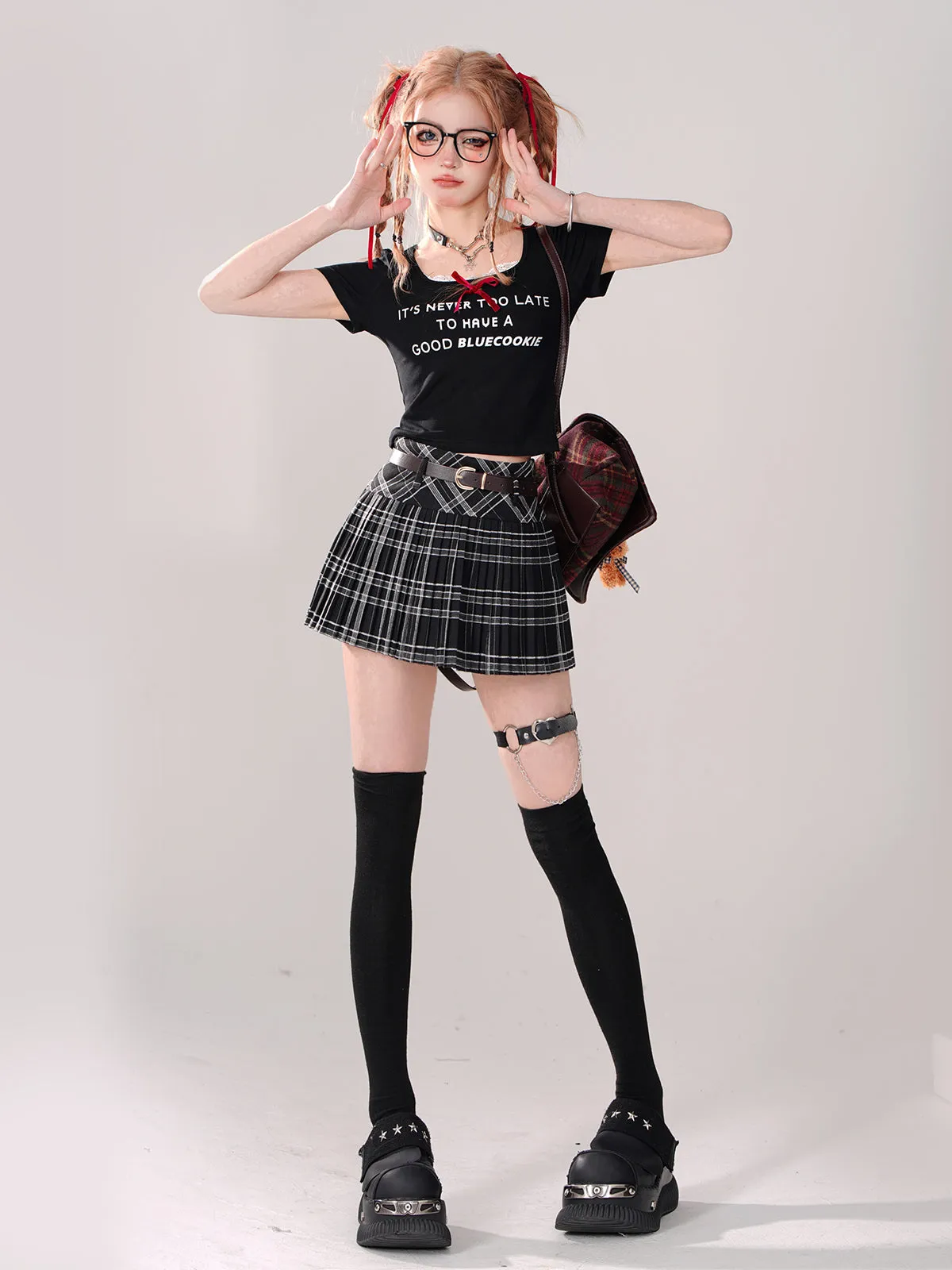 Ribbon Black Generation Cropped Logo First T-Shirt